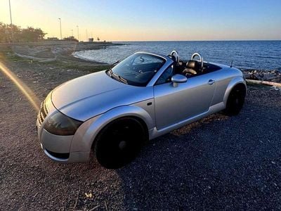 Usata Audi TT Roadster Ambiente 179 CV (131 kW) 2004 Argento Cabrio