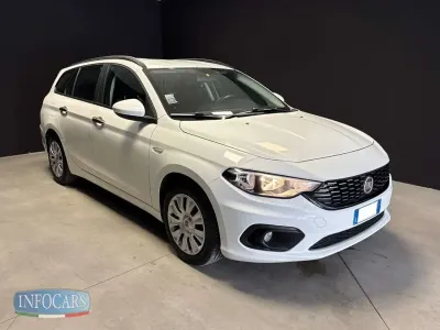 Usata Fiat Tipo Easy 95 CV (69 kW) 2017 Bianco pastello Station wagon