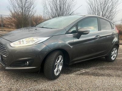 Usata Ford Fiesta Titanium 95 CV (69 kW) 2016 Grigio Berlina