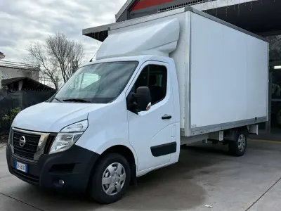 Gebraucht Nissan Interstar 145 PS (106 kW) 2023 Weiß Van