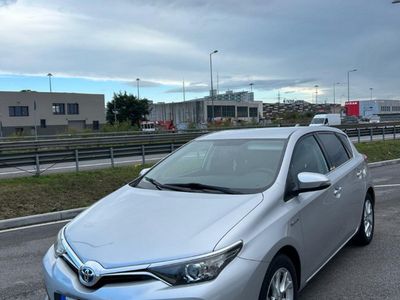 Toyota Auris Hybrid