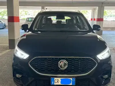 Usata MG ZS Luxury 106 CV (77 kW) 2023 Nero SUV