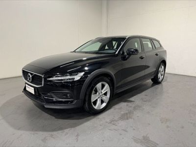 usata Volvo V60 CC B4 (d) AWD Geartronic Business Pro del 2021 usata a Conegliano