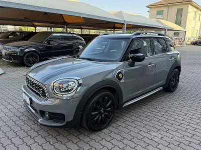 Usata Mini Cooper Countryman Hype 136 CV (100 kW) 2019 Grigio / metallizzato SUV