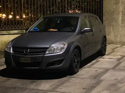 Usata Opel Astra 101 CV (74 kW) 2007 Grigio Berlina