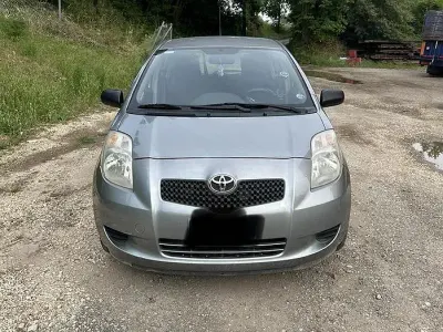 Usata Toyota Yaris 69 CV (50 kW) 2007 Grigio Utilitaria