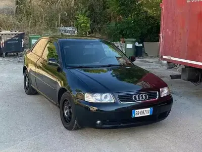 Usata Audi A3 90 CV (66 kW) 2000 Nero Utilitaria