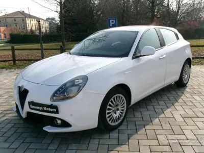Usata Alfa Romeo Giulietta 120 CV (88 kW) 2018 Bianco Utilitaria