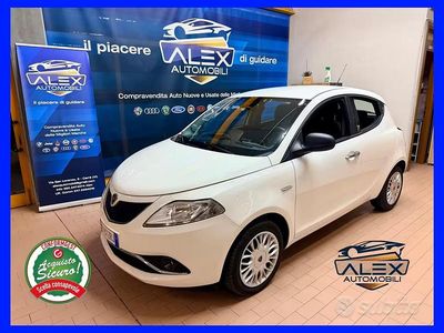Begagnad Lancia Ypsilon 69 HK (50 kW) 2017 Vit Halvkombi