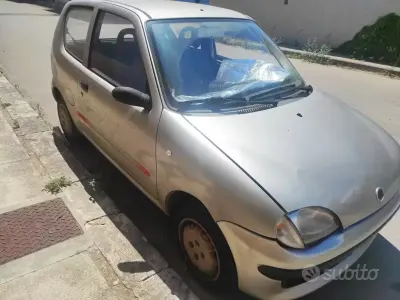 Usata Fiat 600 54 CV (39 kW) 2002 Grigio Berlina