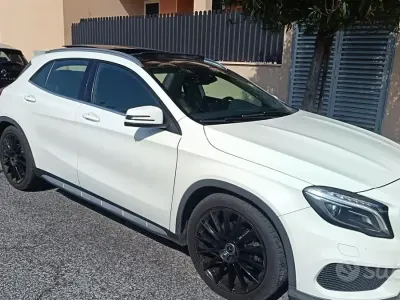 Usata Mercedes GLA200 Premium 136 CV (100 kW) 2015 Bianco SUV