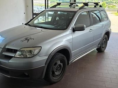 Usata Mitsubishi Outlander 160 CV (117 kW) 2005 Argento SUV