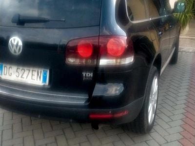 Usata VW Touareg 174 CV (127 kW) 2007 Nero SUV