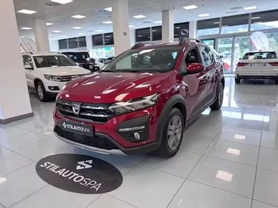 Usata Dacia Sandero Essentiel 101 CV (74 kW) 2022 Rosso Berlina