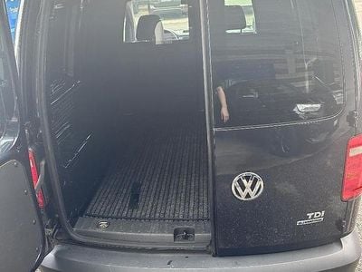 Usata VW Caddy 102 CV (75 kW) 2015 Nero Monovolume