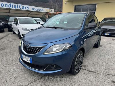 Usata Lancia Ypsilon Gold 69 CV (50 kW) 2022 Blu Utilitaria