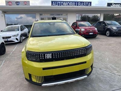Nuova Fiat Grande Panda Icon 101 CV (74 kW) 2026 Giallo Utilitaria