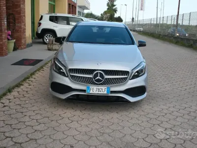 Usata Mercedes A180 Premium 109 CV (80 kW) 2016 Grigio Berlina