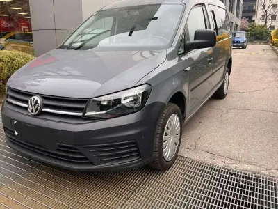Usata VW Caddy 122 CV (89 kW) 2016 Grigio Monovolume