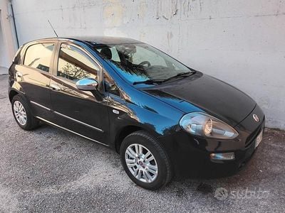 Usata Fiat Punto Lounge 77 CV (56 kW) 2015 Blu Utilitaria