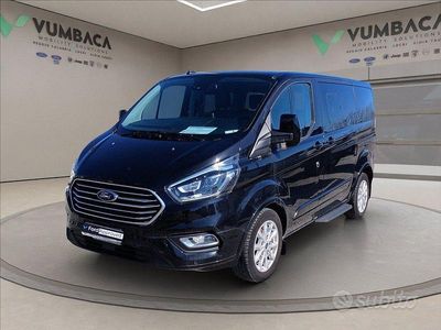 Usata Ford Tourneo Custom Titanium 131 CV (96 kW) 2022 Nero Furgone