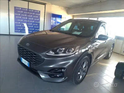 Usata Ford Kuga ST-Line 150 CV (110 kW) 2023 Grigio SUV