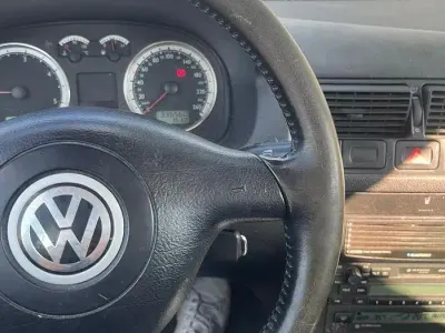 Usata VW Golf IV 101 CV (74 kW) 2002 Nero Berlina