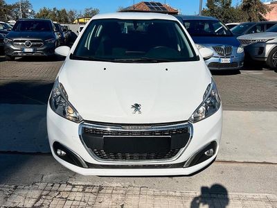 Usata Peugeot 208 Active 68 CV (50 kW) 2018 Bianco Utilitaria