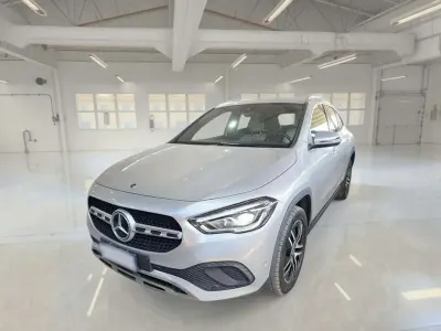 Usata Mercedes GLA250 160 CV (117 kW) 2022 Grigio SUV