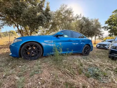 Usata Alfa Romeo Giulia Veloce 210 CV (154 kW) 2017 Bluazzurro Berlina