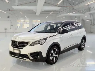 Usado Peugeot 5008 Allure 130 CV (95 kW) 2019 Blanco SUV
