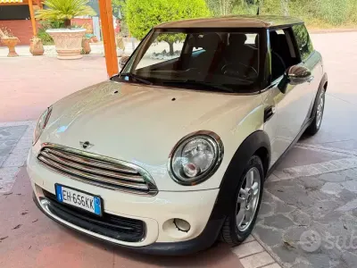 Usata Mini ONE 75 CV (55 kW) 2011 Giallo Utilitaria