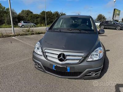 Usata Mercedes B180 2010 Grigio Monovolume