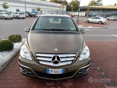 Mercedes B180
