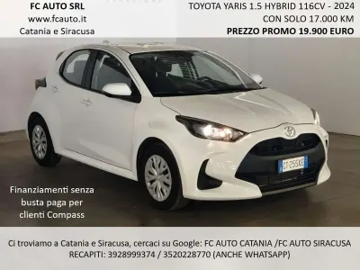 Usata Toyota Yaris Hybrid Trend 116 CV (85 kW) 2024 Bianco Berlina