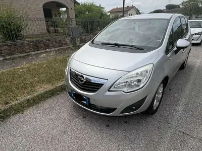 Usata Opel Meriva 120 CV (88 kW) 2012 Monovolume