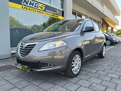 Usata Lancia Ypsilon Gold 69 CV (50 kW) 2014 Grigio Utilitaria