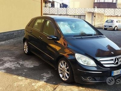 Usata Mercedes B200 140 CV (102 kW) 2007 Nero Monovolume