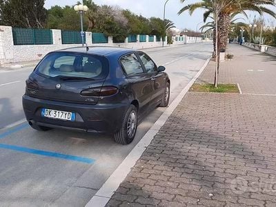 Usata Alfa Romeo 147 120 CV (88 kW) 2007 Nero Utilitaria