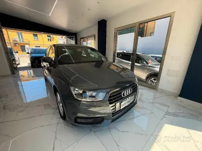 Usata Audi A1 Design 90 CV (66 kW) 2015 Grigio Utilitaria