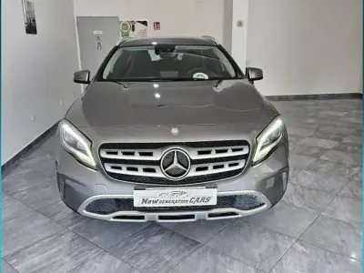 Usata Mercedes GLA200 136 CV (100 kW) 2017 Grigio SUV