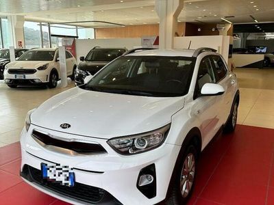 Usata Kia Stonic Style 101 CV (74 kW) 2019 Bianco SUV