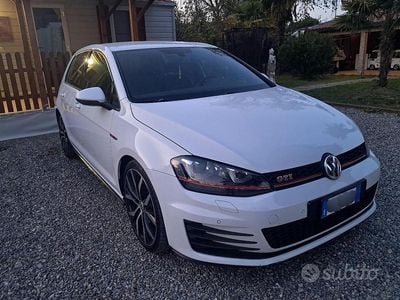 Usata VW Golf VII GTI 230 CV (169 kW) 2015 Berlina