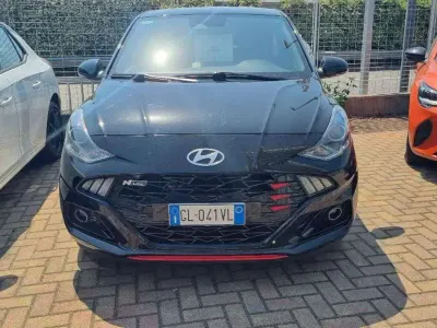 Usata Hyundai i10 N Line 101 CV (74 kW) 2023 Nero Utilitaria