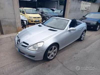 Usata Mercedes SLK200 163 CV (119 kW) 2006 Grigio Cabrio