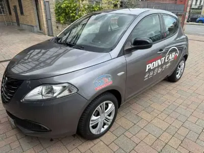 Usata Lancia Ypsilon Silver 69 CV (50 kW) 2015 Grigio Utilitaria