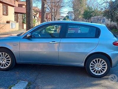 Usata Alfa Romeo 147 Exclusive 2005 Grigio Utilitaria