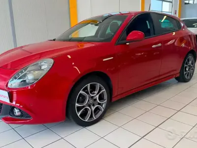 Usata Alfa Romeo Giulietta Super 120 CV (88 kW) 2018 Rosso Utilitaria