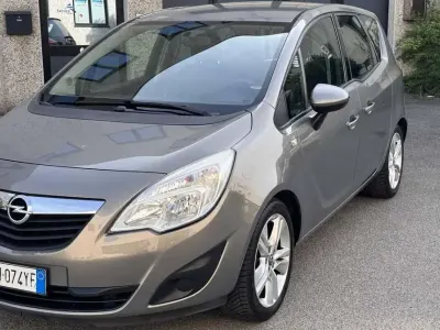 Usata Opel Meriva Cosmo 140 CV (102 kW) 2011 Other Monovolume