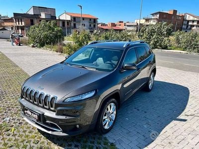 Usata Jeep Cherokee Limited 140 CV (102 kW) 2014 Grigio SUV
